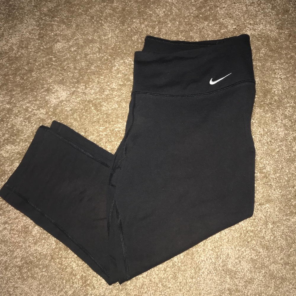 Nike Dri Fit Capri Workout Tights Leggings EUC